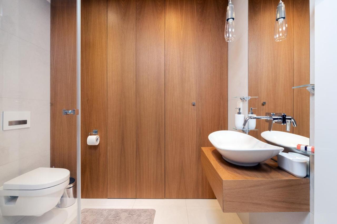 Apartment Sea Towers 15th Floor With Sea View By Renters Prestige